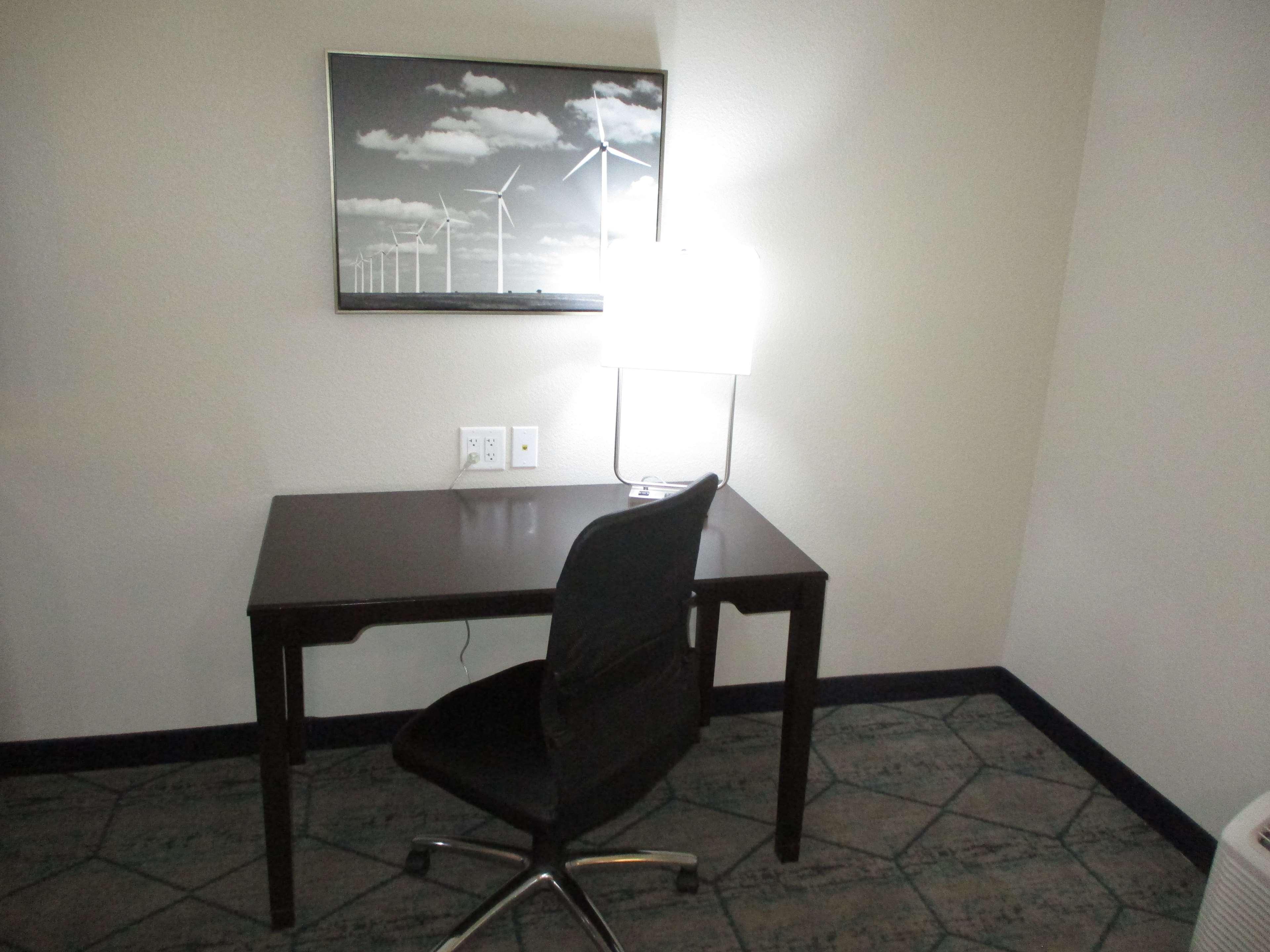 Best Western Plus Mcpherson المظهر الخارجي الصورة