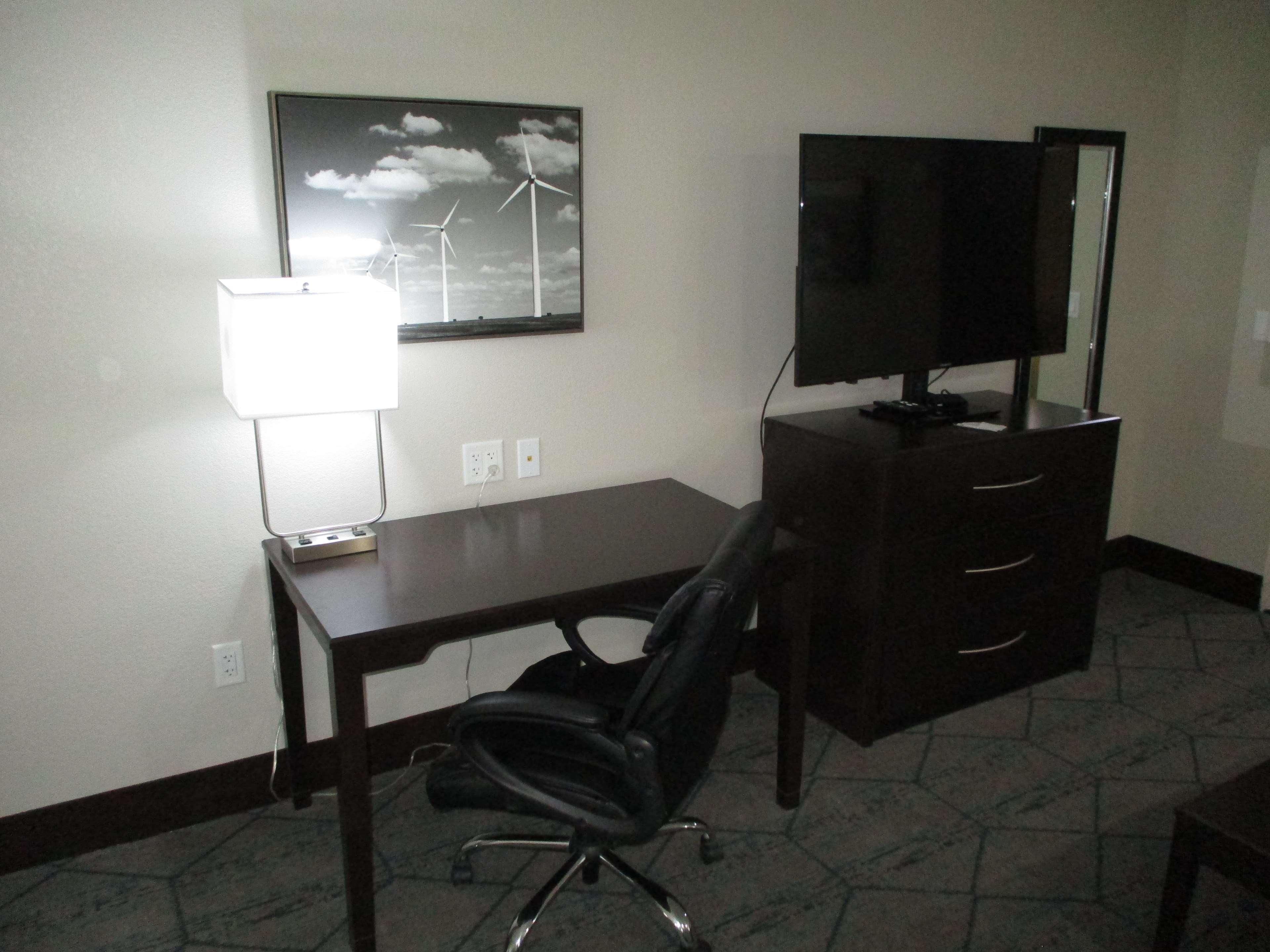 Best Western Plus Mcpherson المظهر الخارجي الصورة