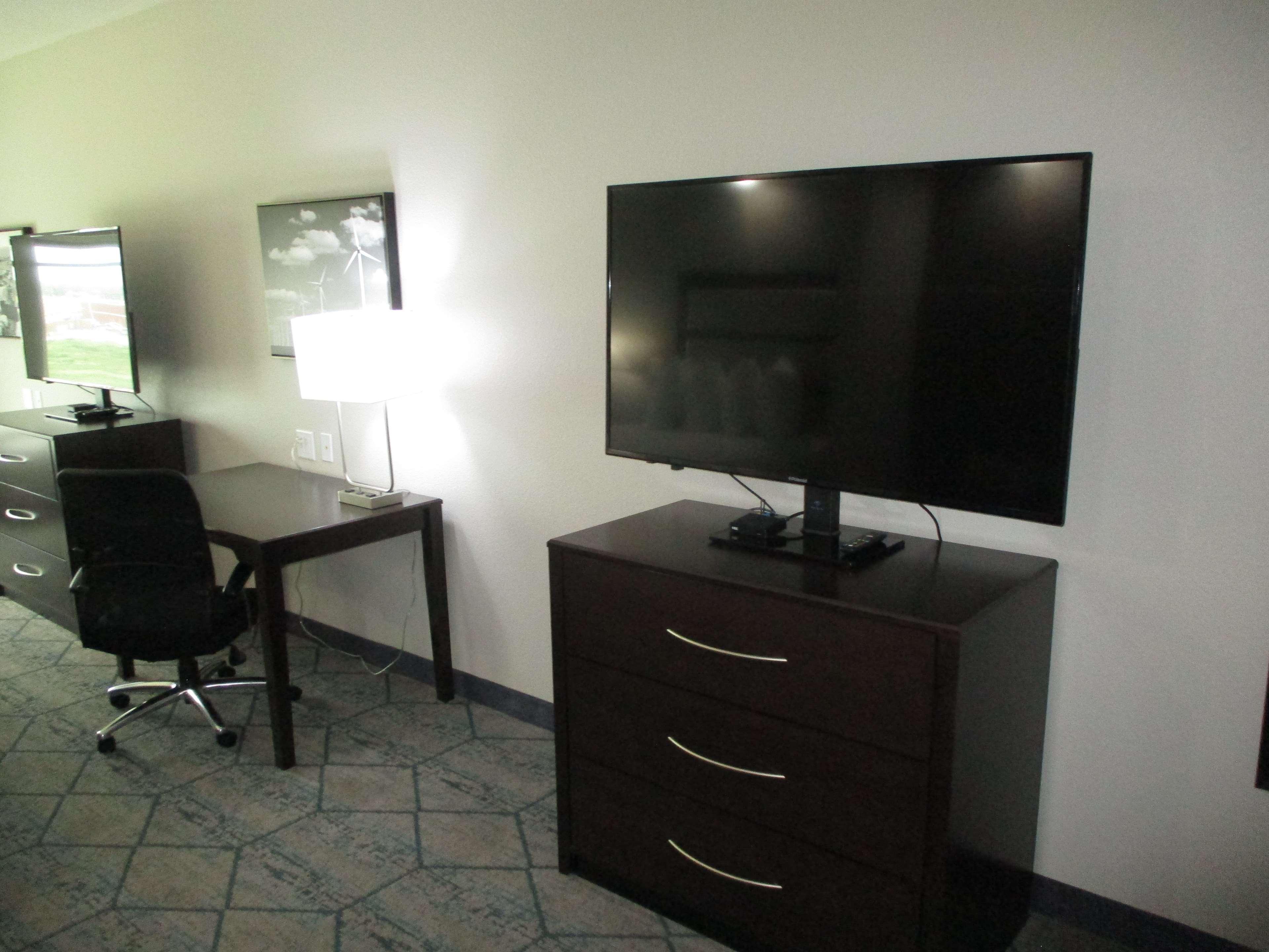 Best Western Plus Mcpherson المظهر الخارجي الصورة