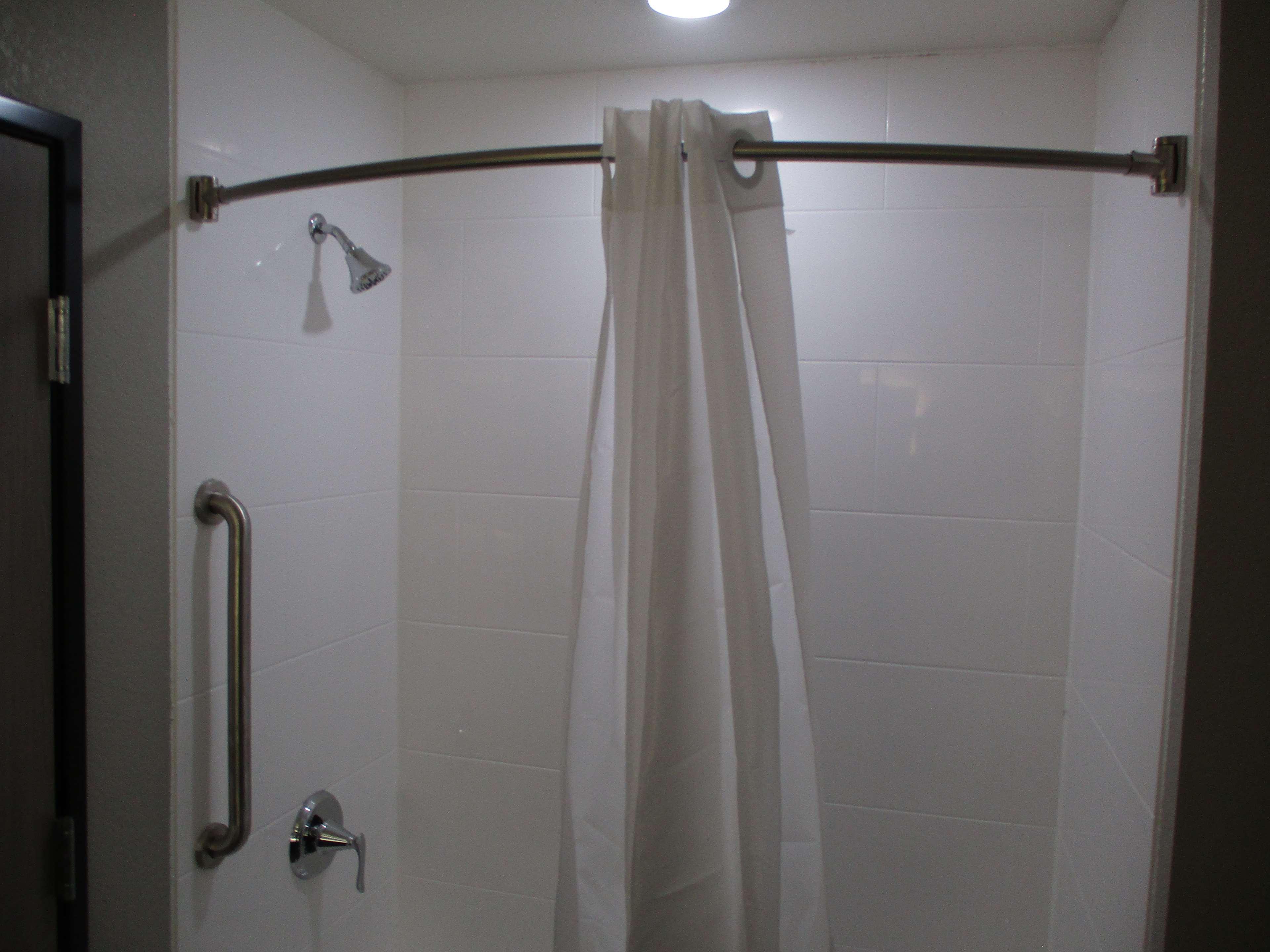 Best Western Plus Mcpherson المظهر الخارجي الصورة