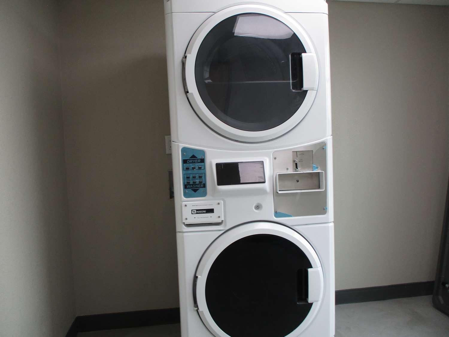Best Western Plus Mcpherson المظهر الخارجي الصورة